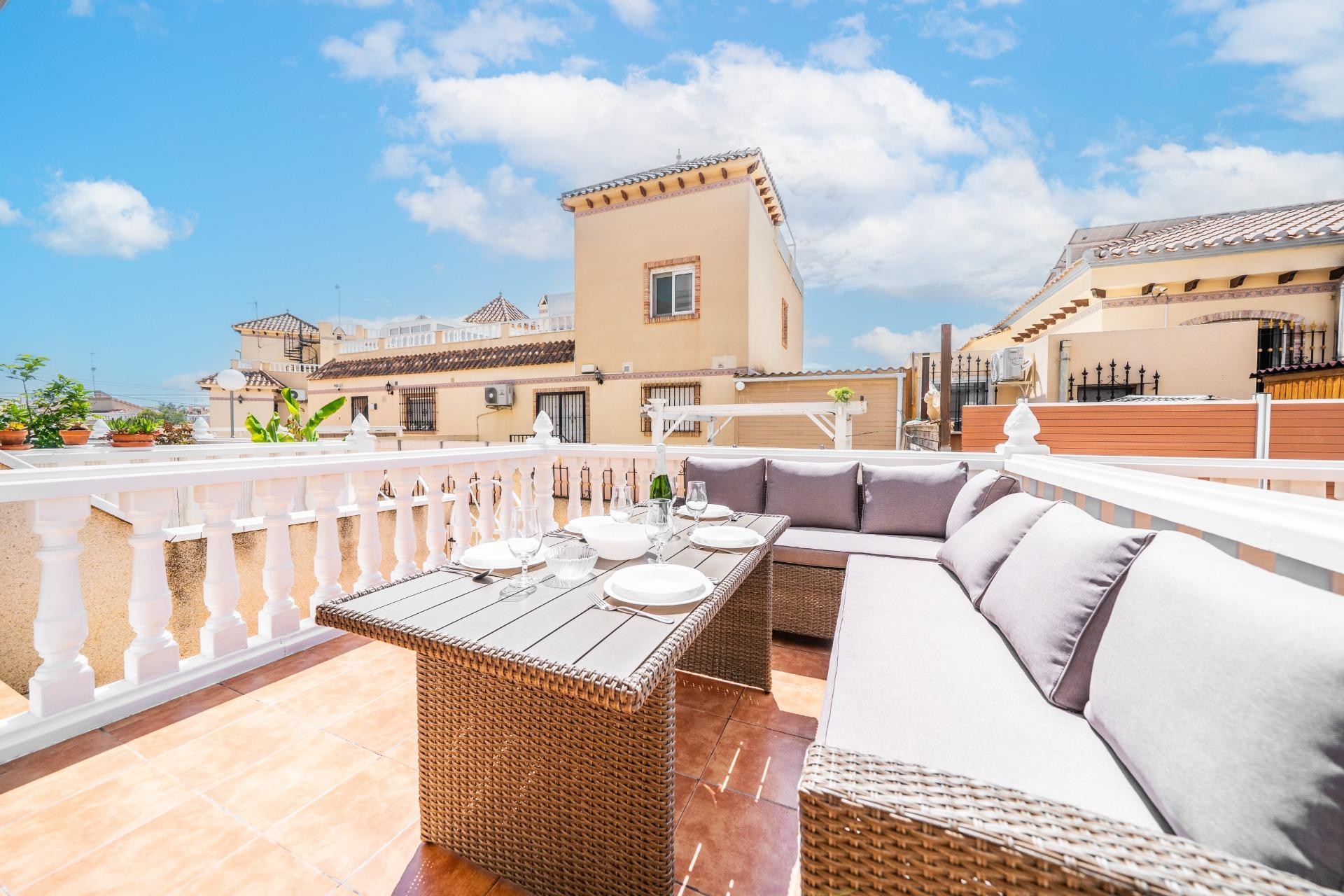 Återförsäljning - Semi Detached -
Orihuela Costa - Los Almendros-la Florida