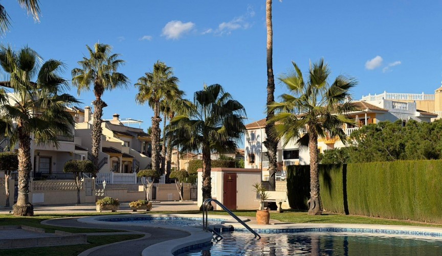 Återförsäljning - Semi Detached -
Orihuela Costa - Playa Flamenca