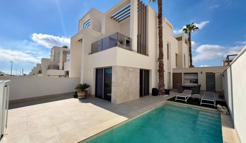 Återförsäljning - Semi Detached -
Rojales - Ciudad Quesada