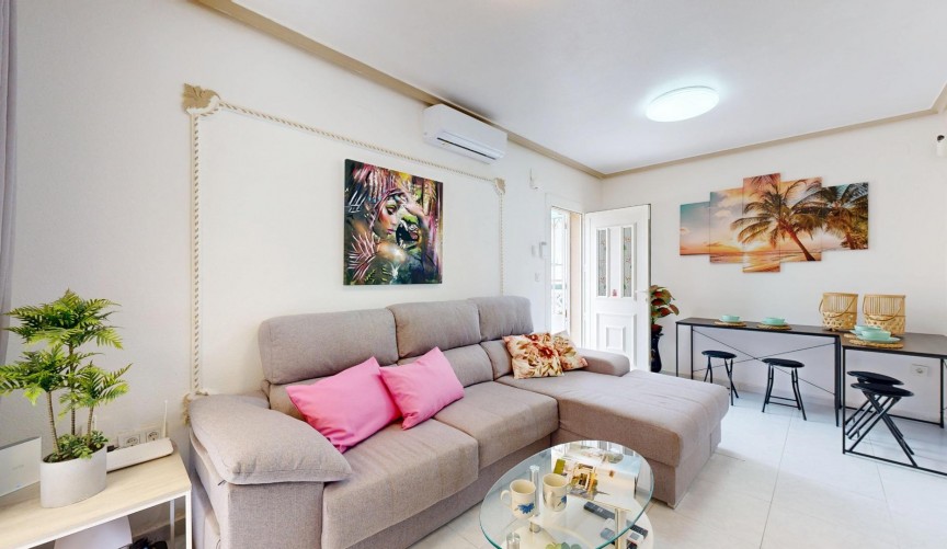 Återförsäljning - Semi Detached -
San Miguel de Salinas - 03193