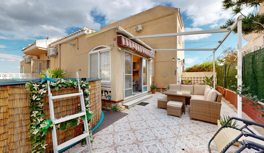 Återförsäljning - Semi Detached -
San Miguel de Salinas - 03193