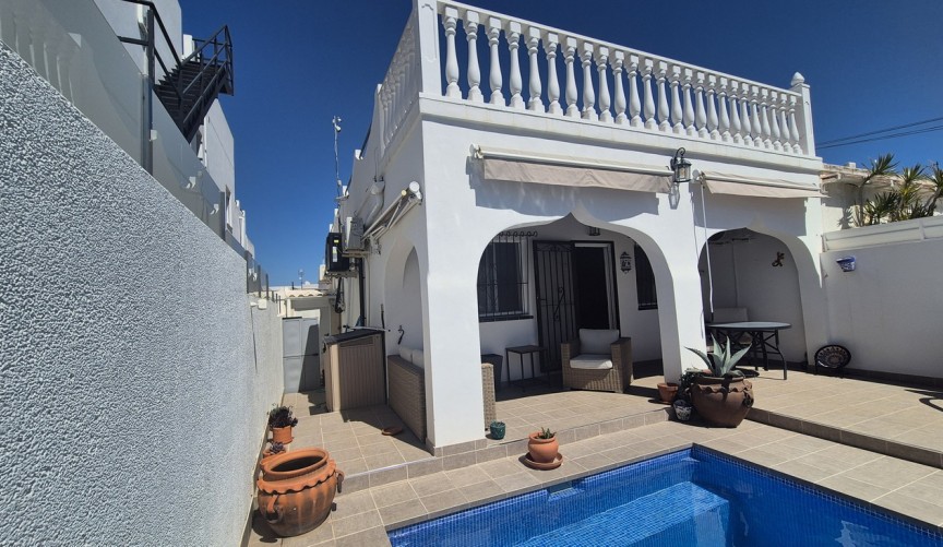 Återförsäljning - Semi Detached -
San Miguel de Salinas - Inland