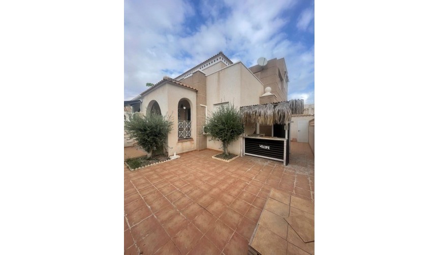 Återförsäljning - Semi Detached -
Torrevieja - aguas nuevas