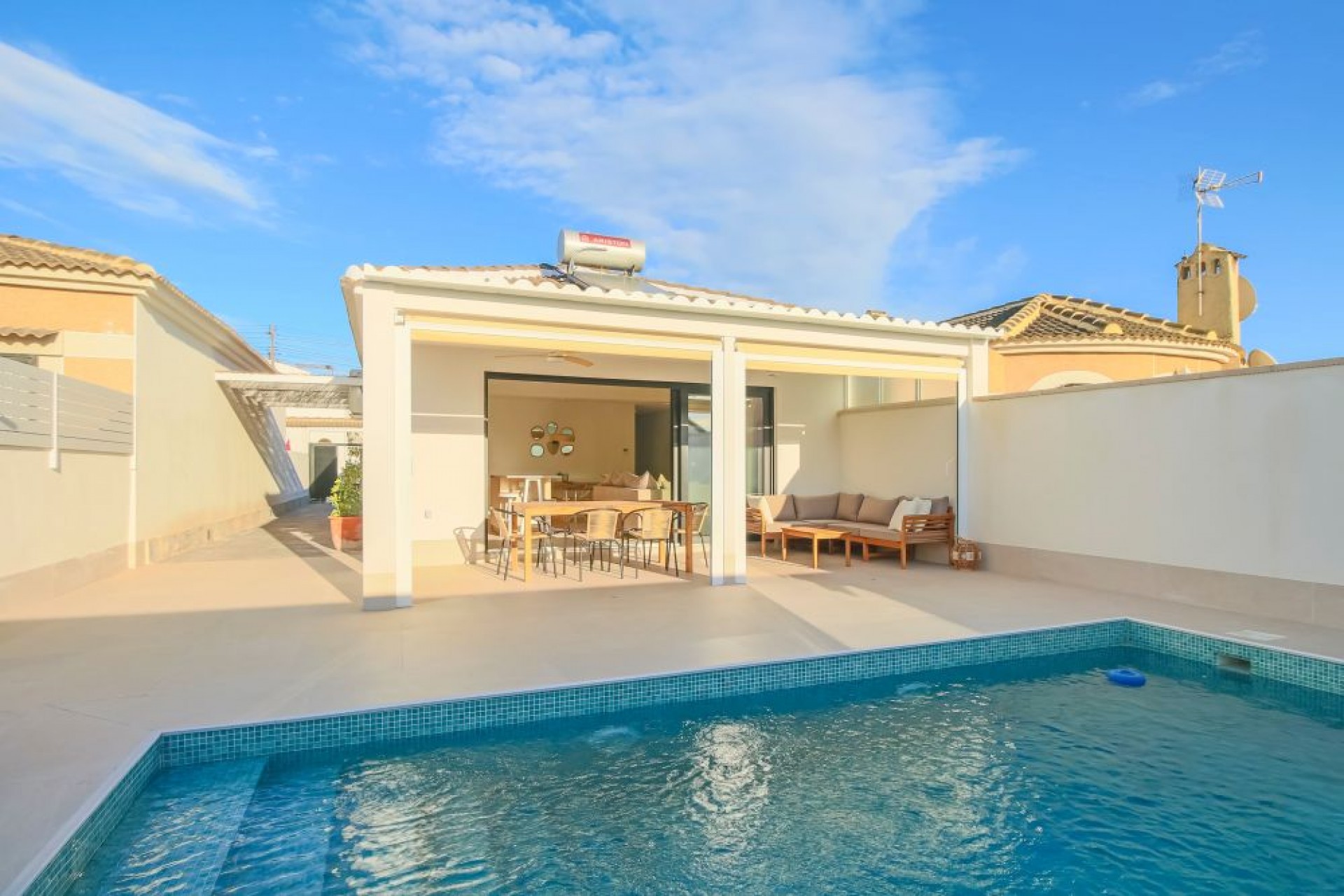 Återförsäljning - Semi Detached -
Torrevieja - Costa Blanca