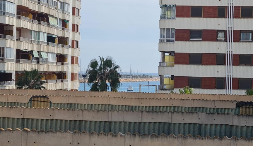 Återförsäljning - Takvåning -
Torrevieja - Acequion