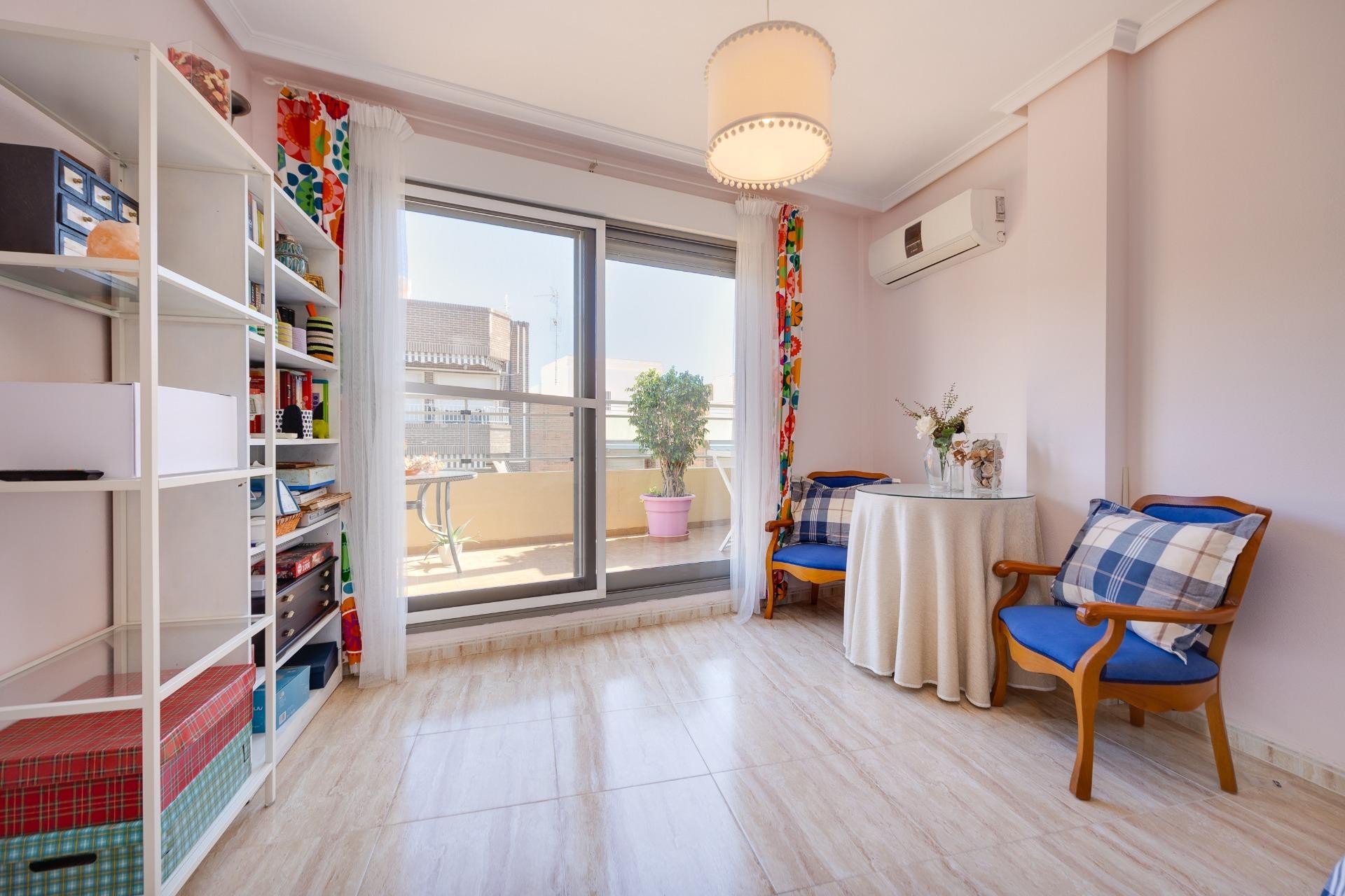 Återförsäljning - Takvåning -
Torrevieja - Centro