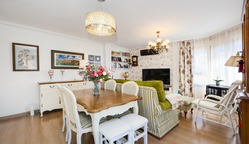 Återförsäljning - Takvåning -
Torrevieja - Centro