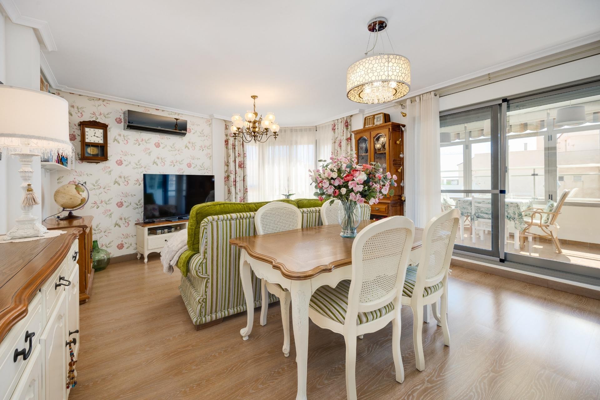 Återförsäljning - Takvåning -
Torrevieja - Centro