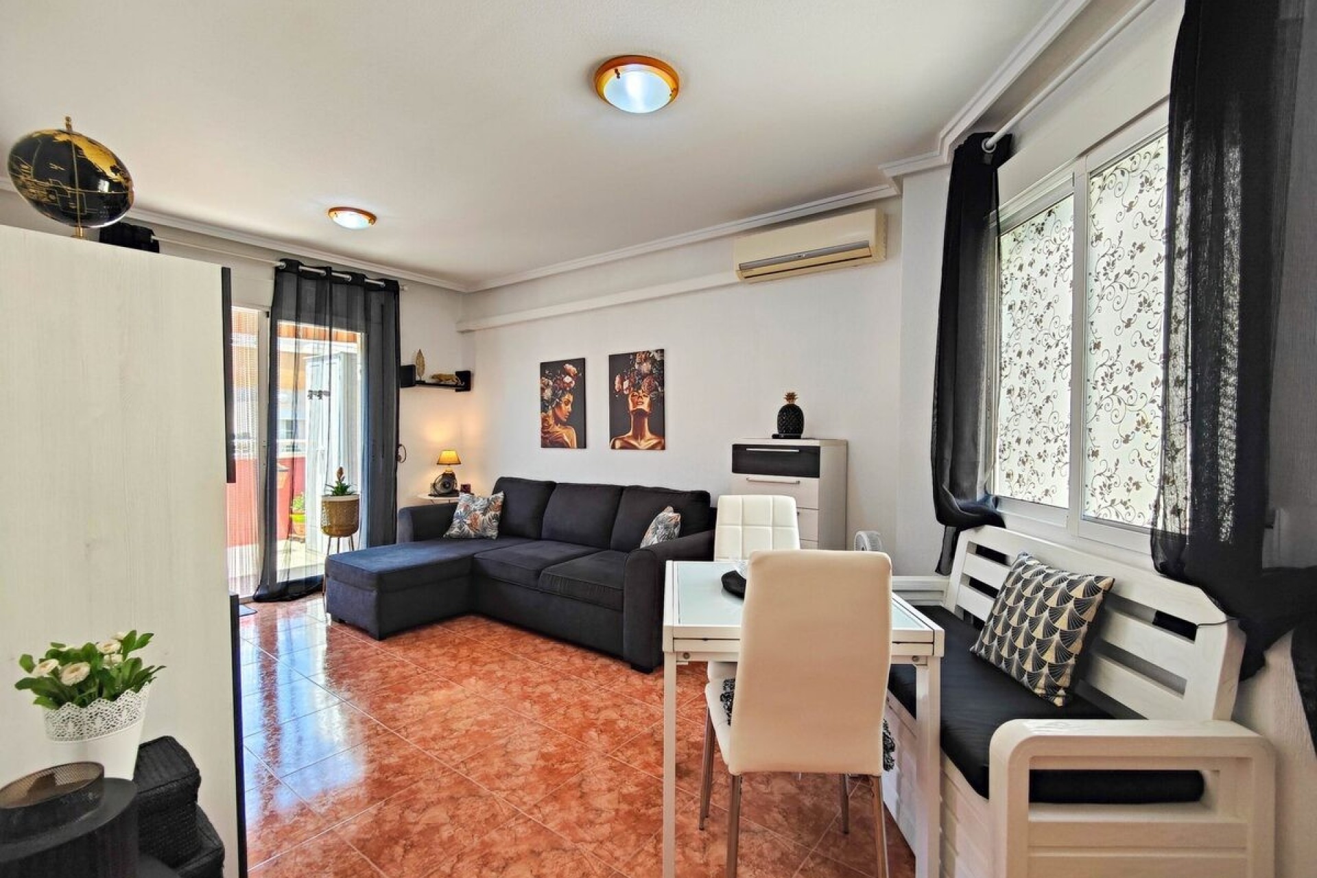 Återförsäljning - Takvåning -
Torrevieja - Costa Blanca