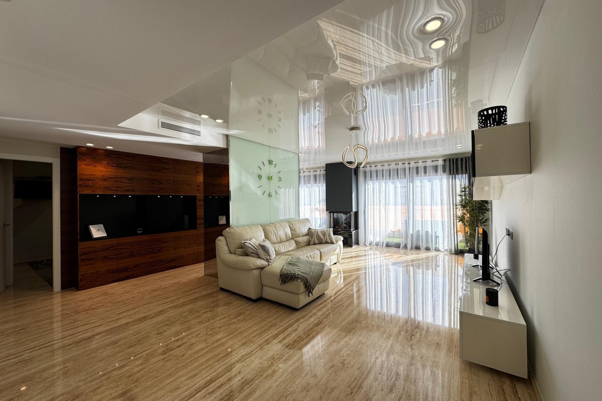 Återförsäljning - Takvåning -
Torrevieja - Estacion De Autobuses