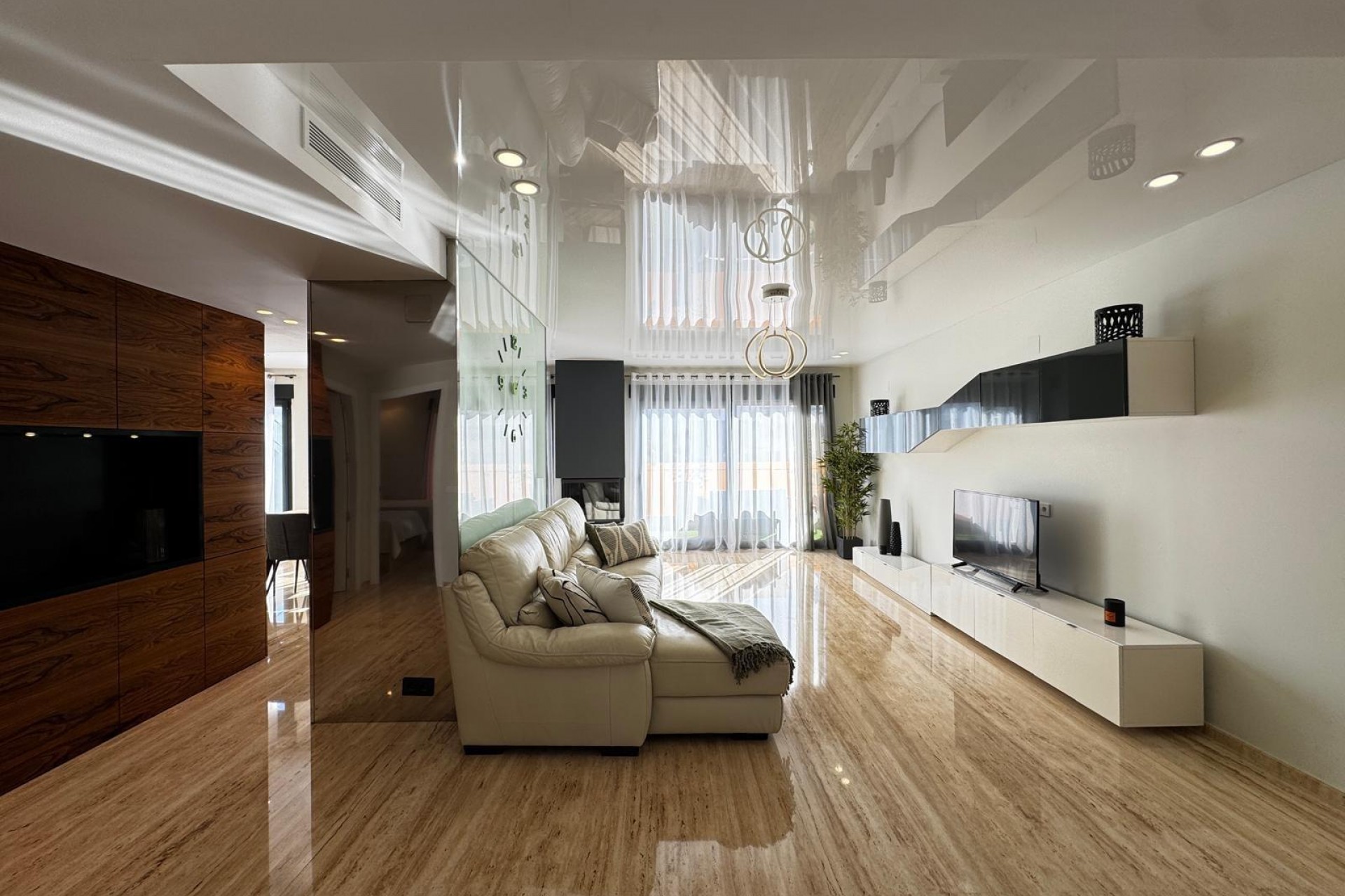 Återförsäljning - Takvåning -
Torrevieja - Estacion De Autobuses