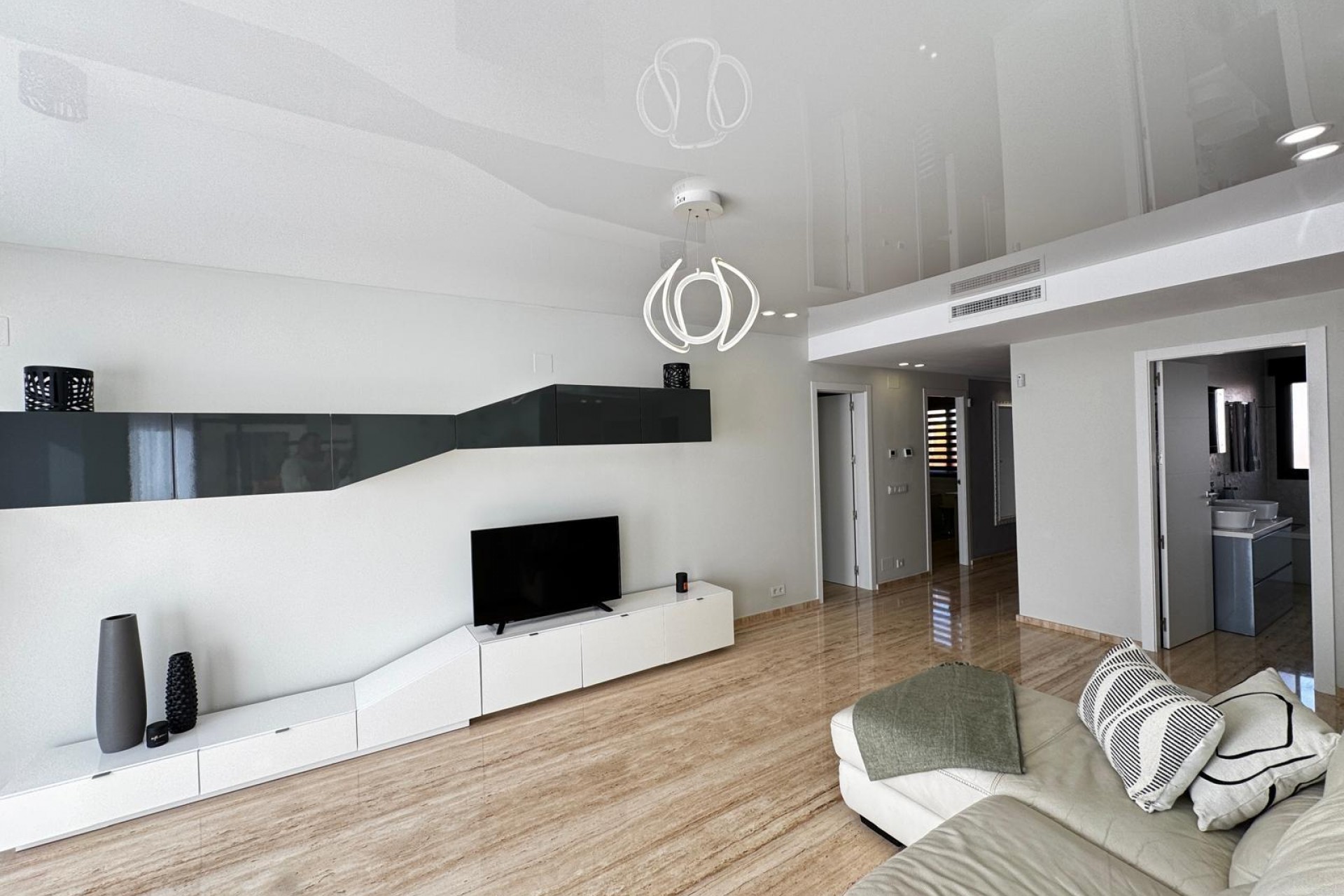 Återförsäljning - Takvåning -
Torrevieja - Estacion De Autobuses