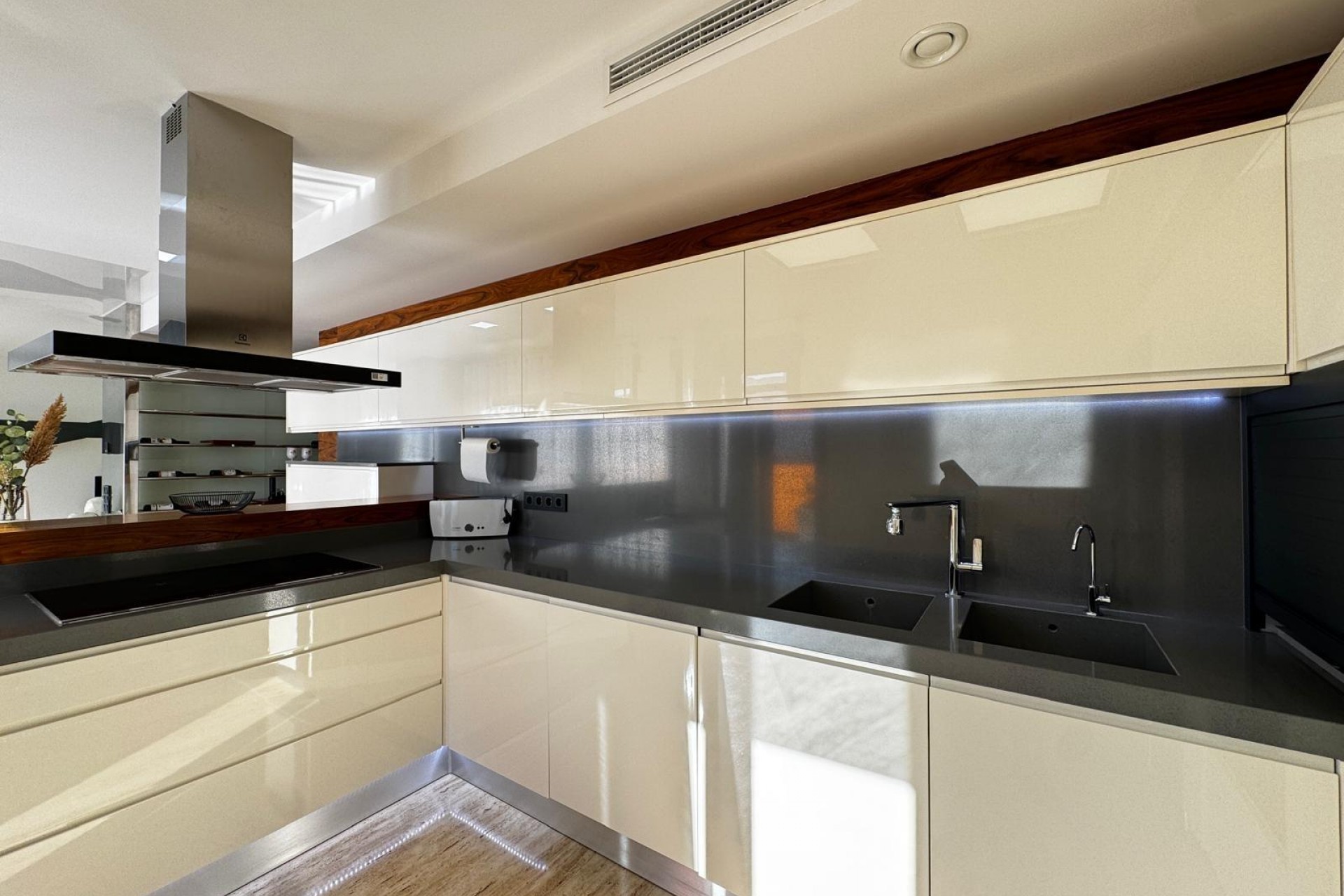 Återförsäljning - Takvåning -
Torrevieja - Estacion De Autobuses