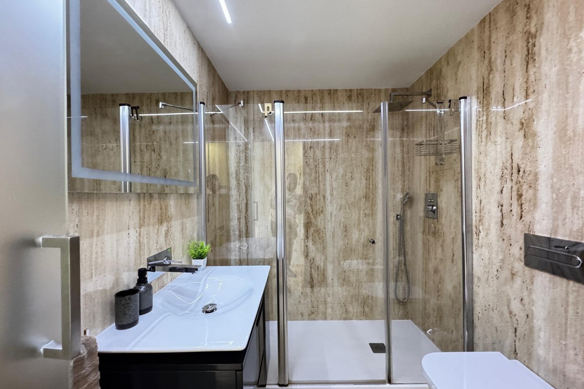 Återförsäljning - Takvåning -
Torrevieja - Estacion De Autobuses