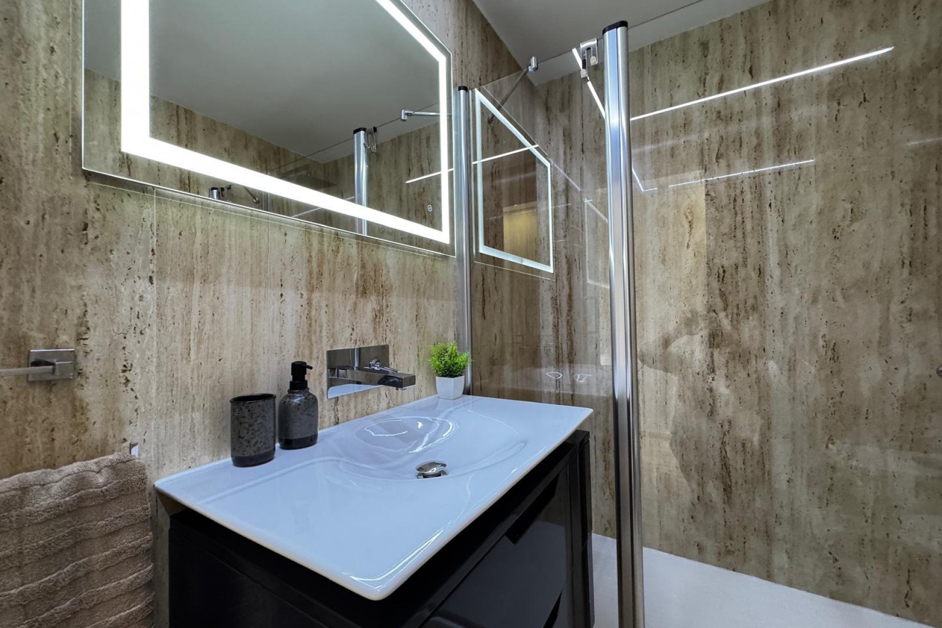 Återförsäljning - Takvåning -
Torrevieja - Estacion De Autobuses