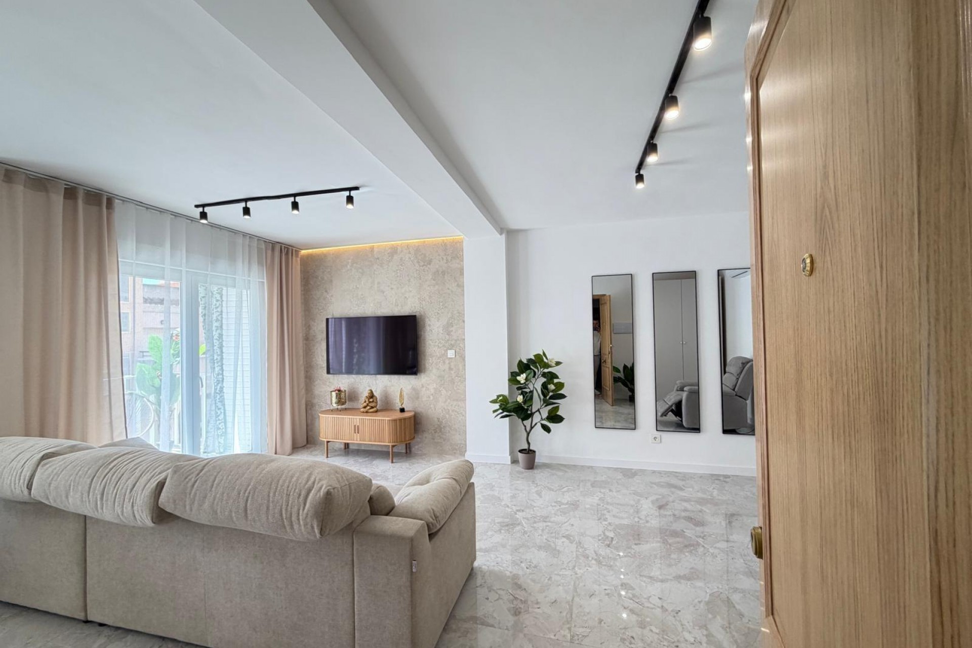 Återförsäljning - Takvåning -
Torrevieja - Estacion De Autobuses