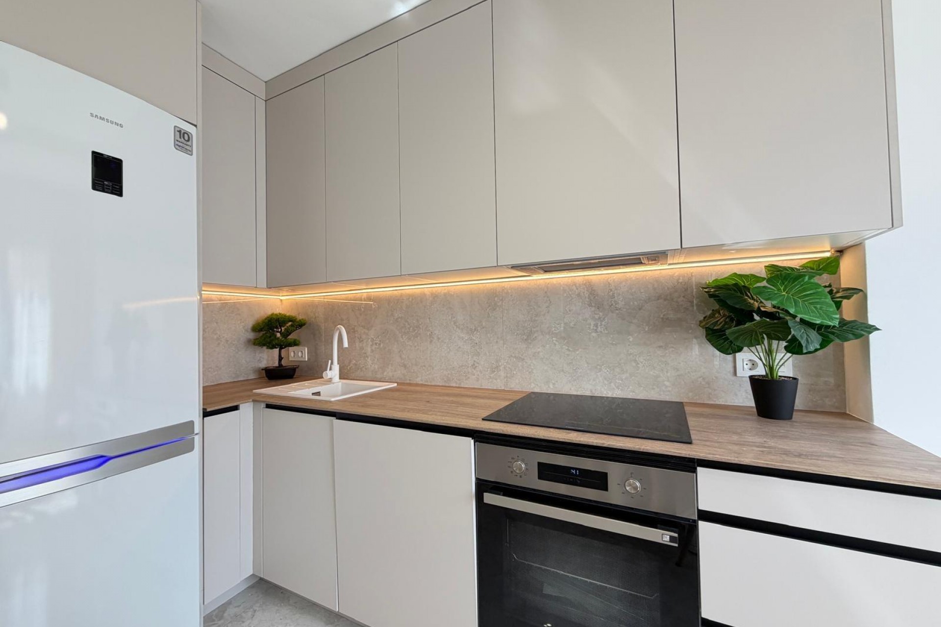 Återförsäljning - Takvåning -
Torrevieja - Estacion De Autobuses