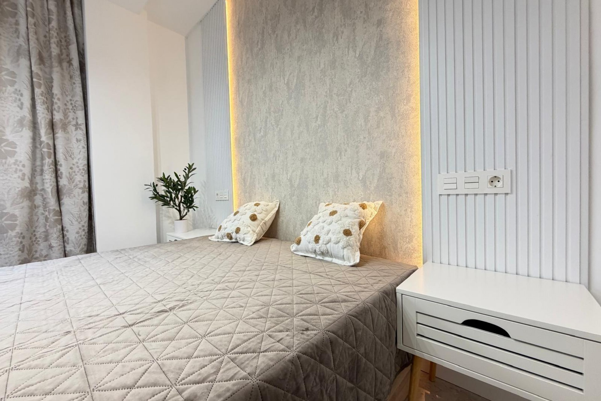 Återförsäljning - Takvåning -
Torrevieja - Estacion De Autobuses