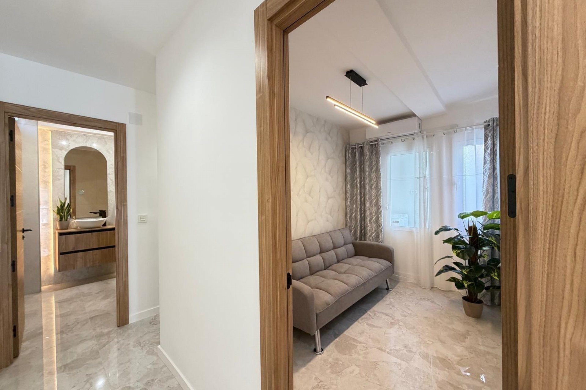 Återförsäljning - Takvåning -
Torrevieja - Estacion De Autobuses