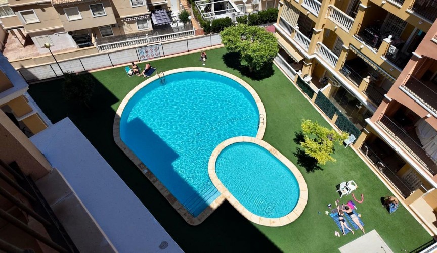 Återförsäljning - Takvåning -
Torrevieja - Torreblanca