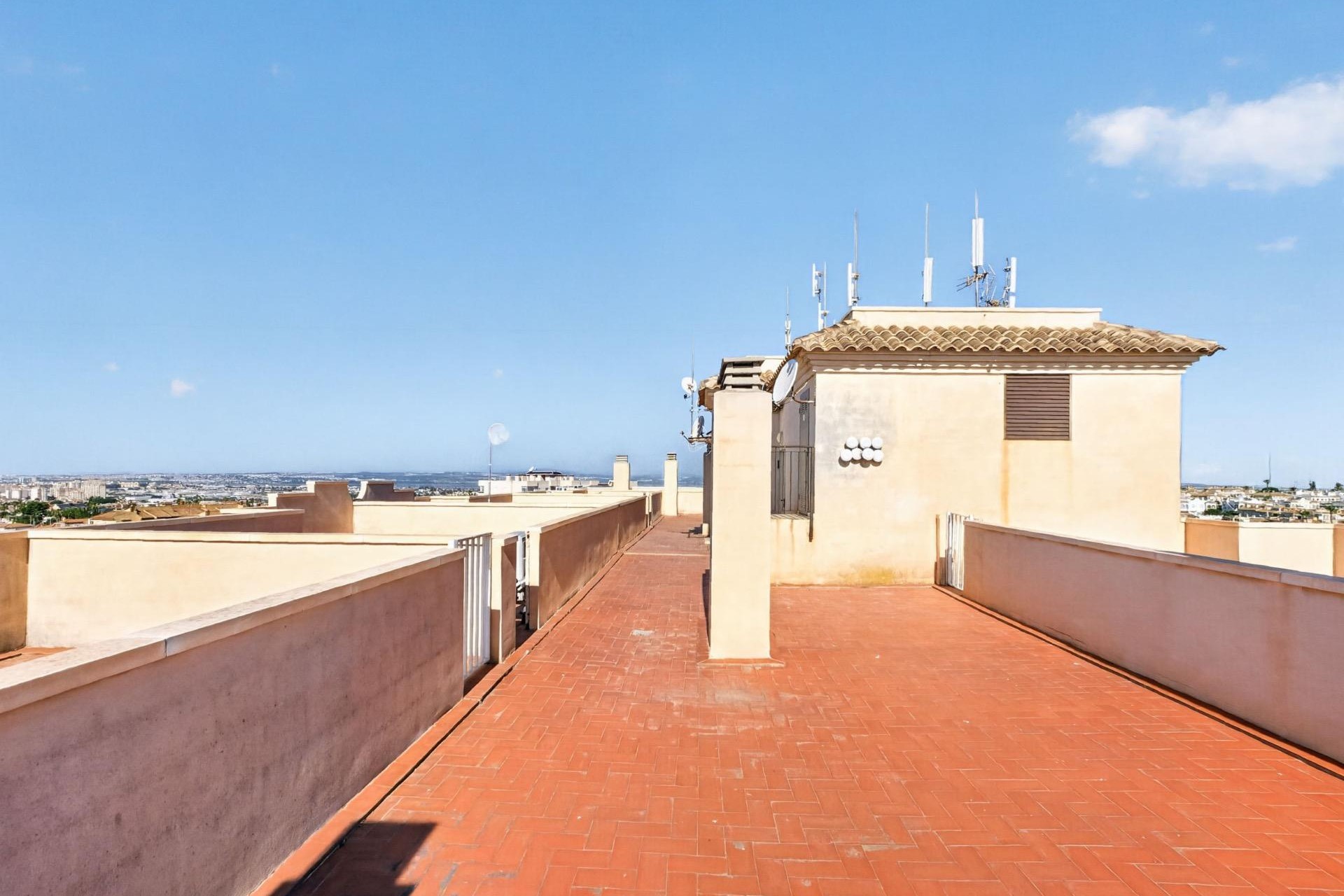 Återförsäljning - Takvåning -
Torrevieja - Torreblanca