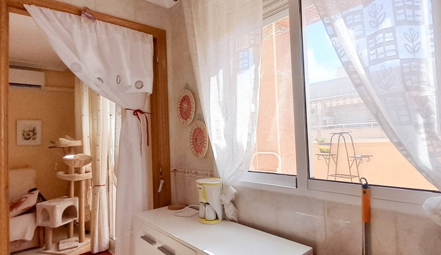 Återförsäljning - Takvåning -
Torrevieja
