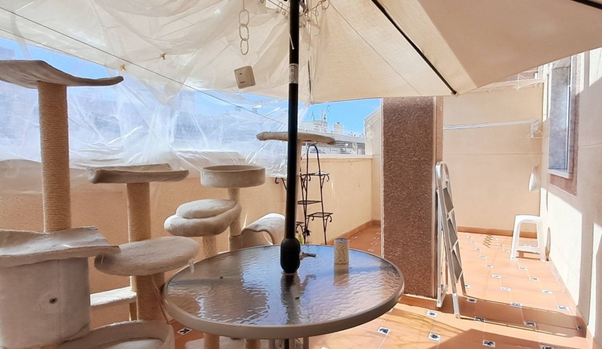 Återförsäljning - Takvåning -
Torrevieja