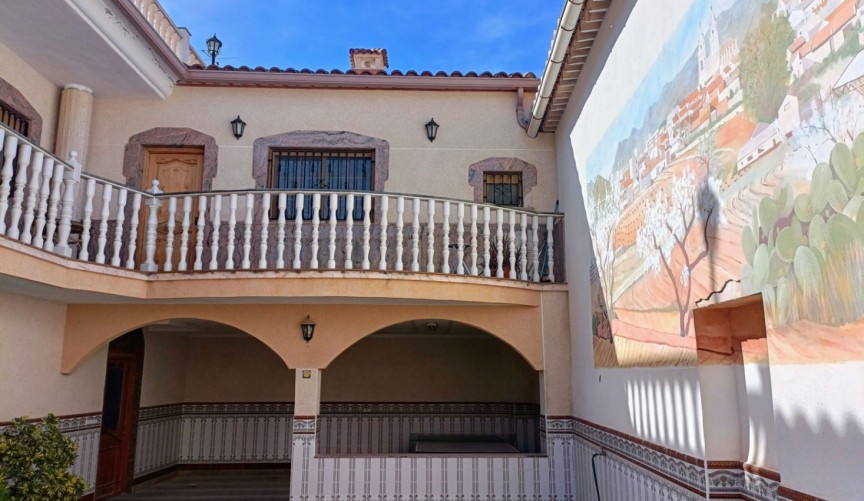 Återförsäljning - Town House -
Algueña - Inland