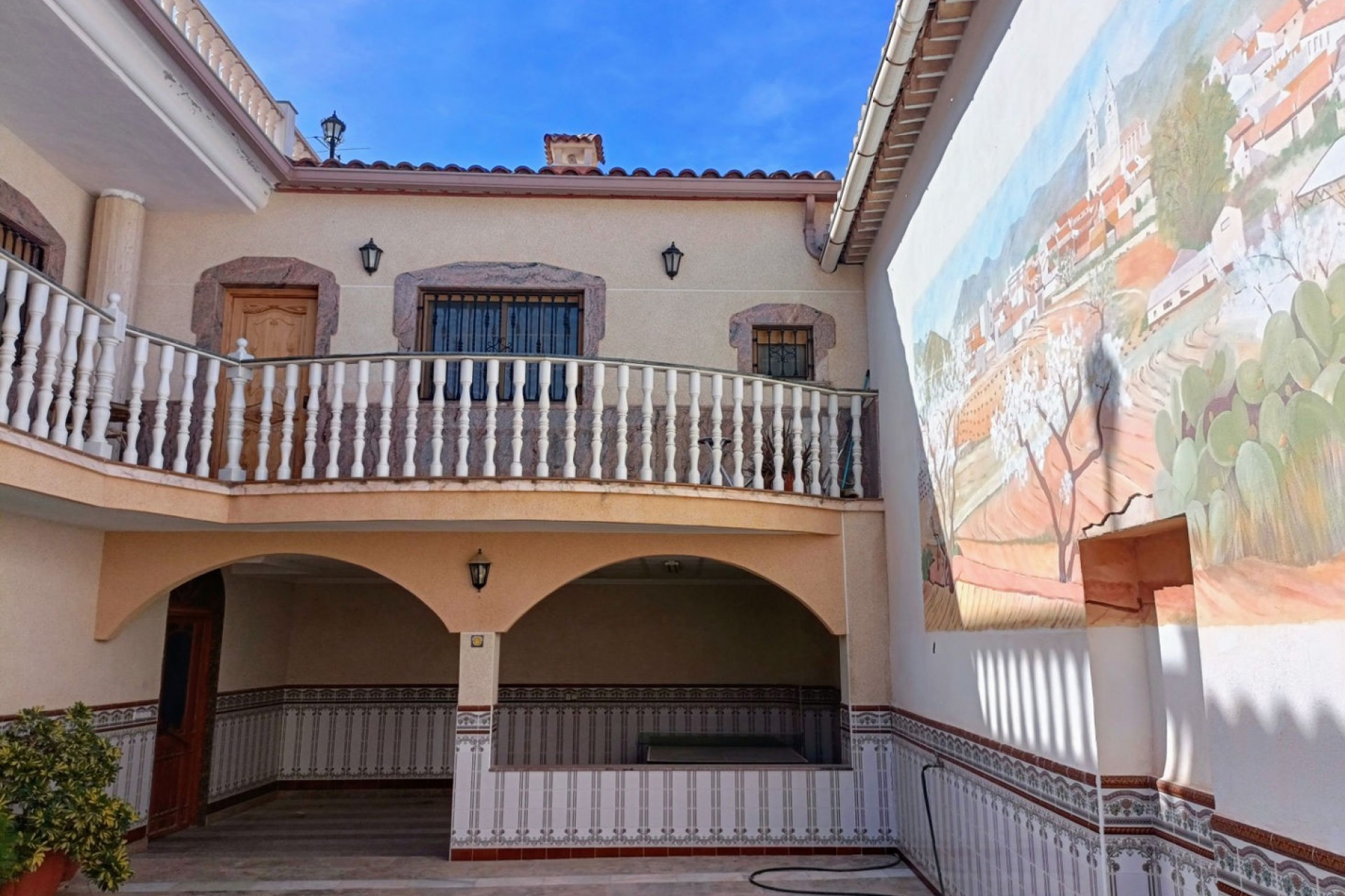 Återförsäljning - Town House -
Algueña - Inland