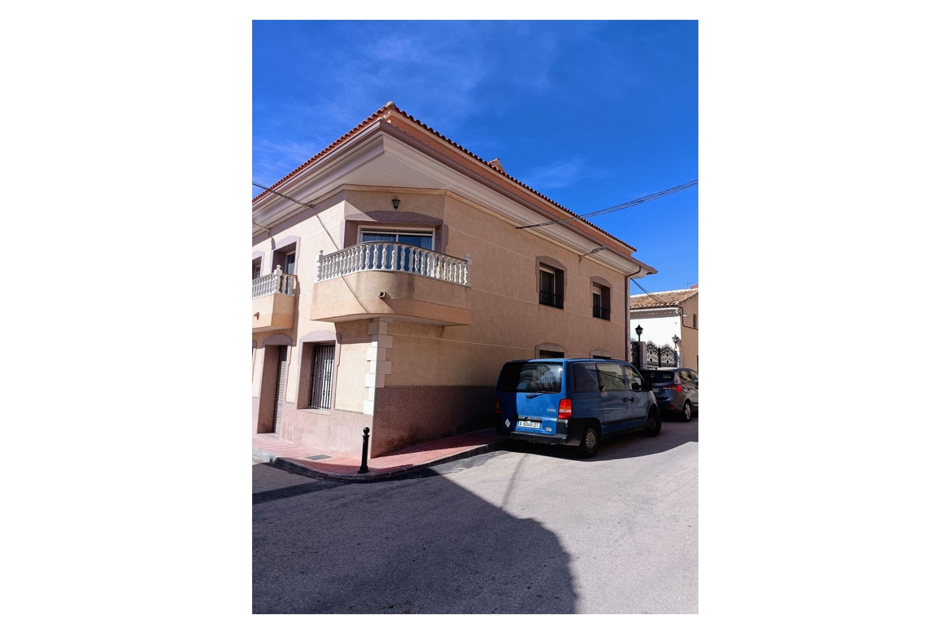 Återförsäljning - Town House -
Algueña - Inland