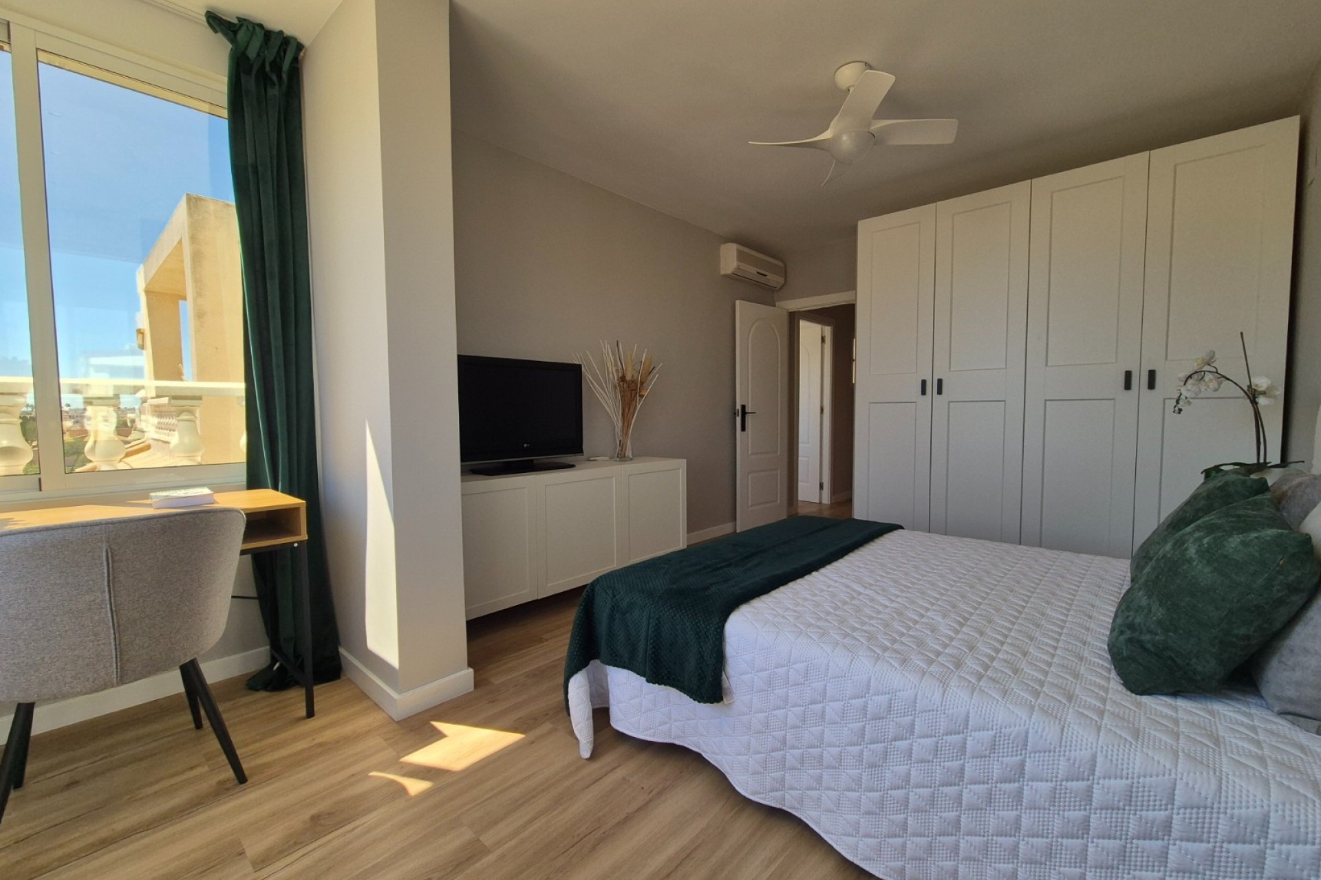 Återförsäljning - Town House -
Alicante - Costa Blanca