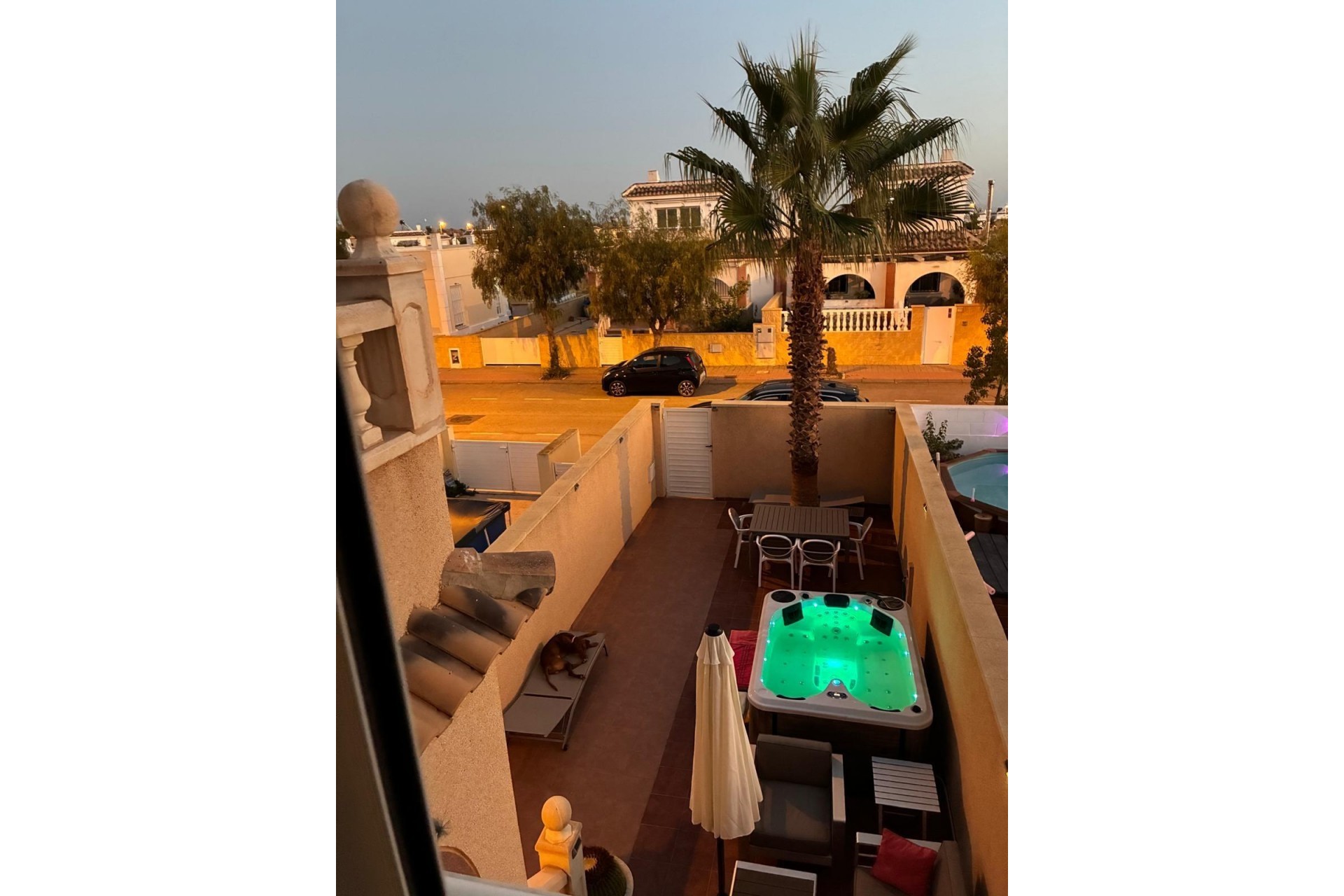 Återförsäljning - Town House -
Avileses - Jerónimo Y Avileses