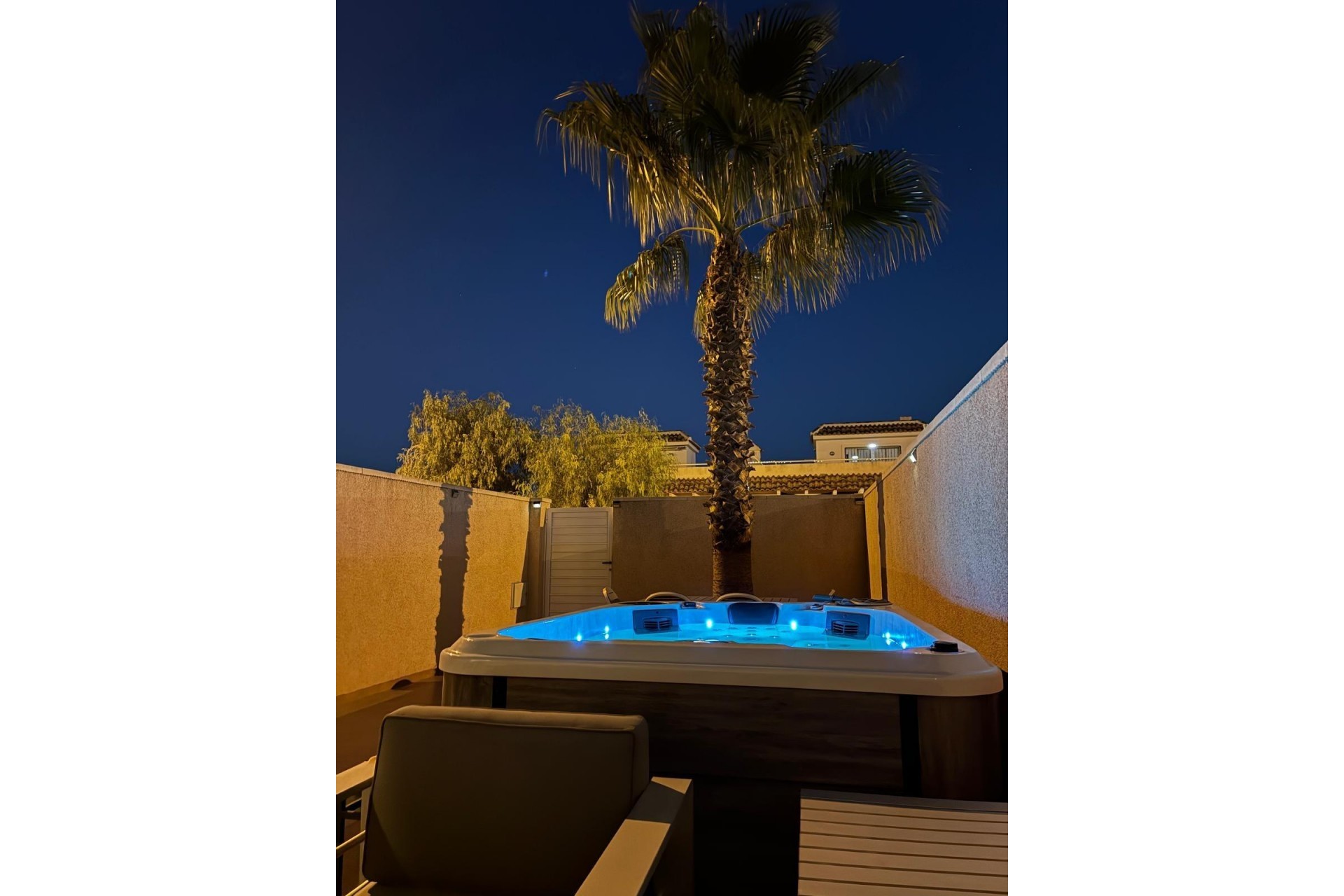 Återförsäljning - Town House -
Avileses - Jerónimo Y Avileses