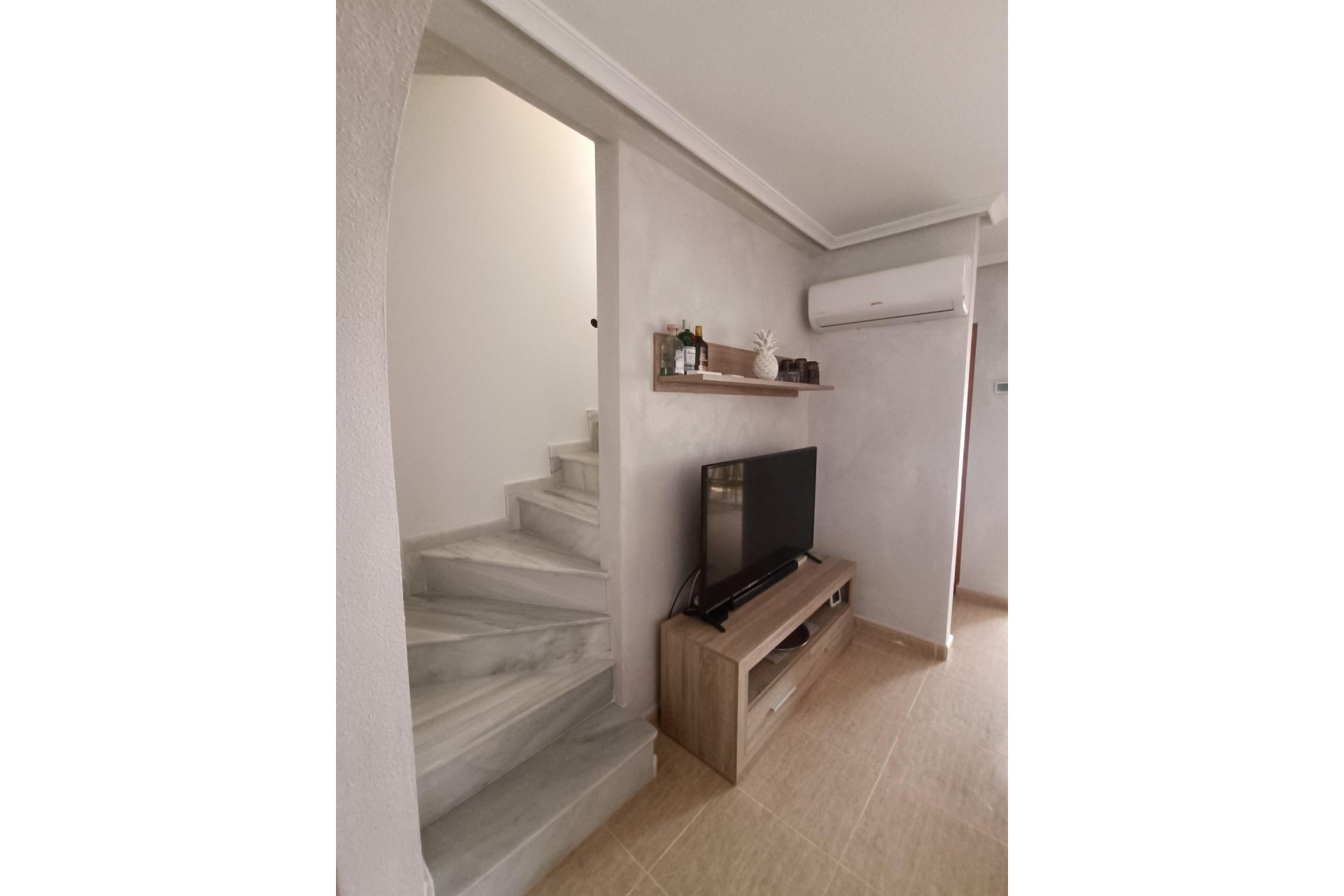 Återförsäljning - Town House -
Avileses - Jerónimo Y Avileses