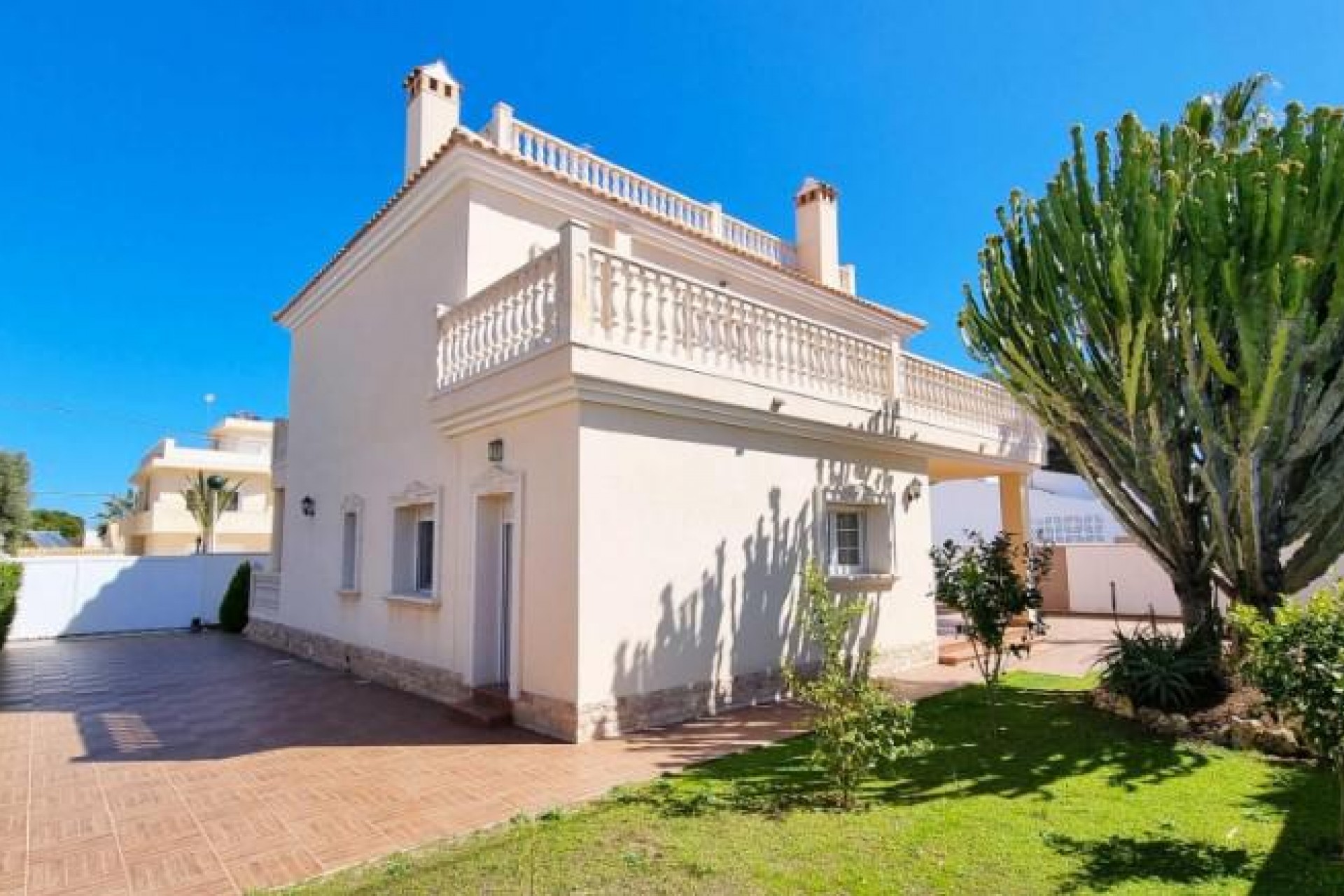 Återförsäljning - Town House -
Cabo Roig - Costa Blanca