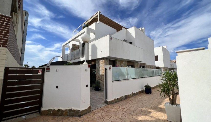 Återförsäljning - Town House -
Cabo Roig - Costa Blanca