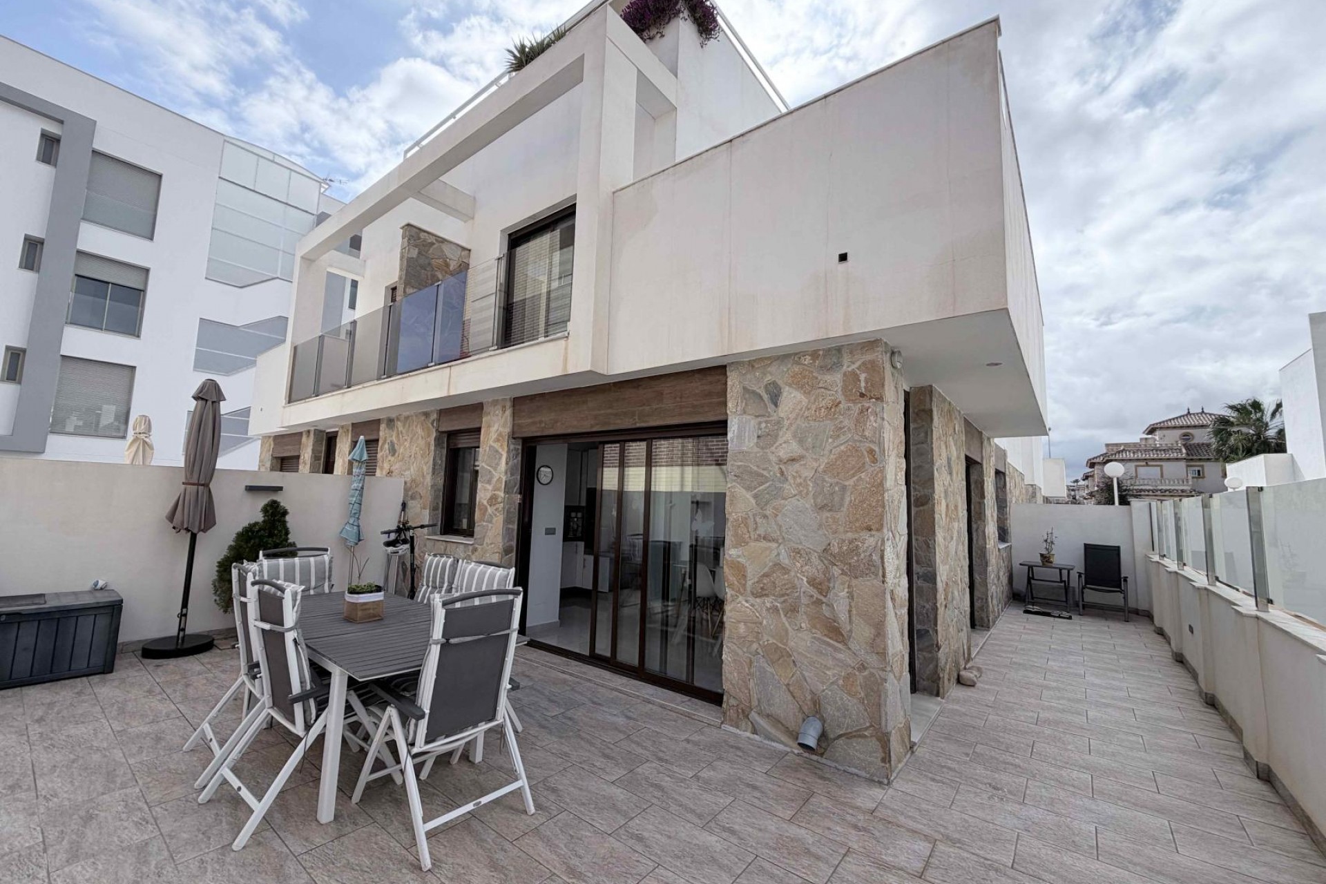 Återförsäljning - Town House -
Cabo Roig - Costa Blanca