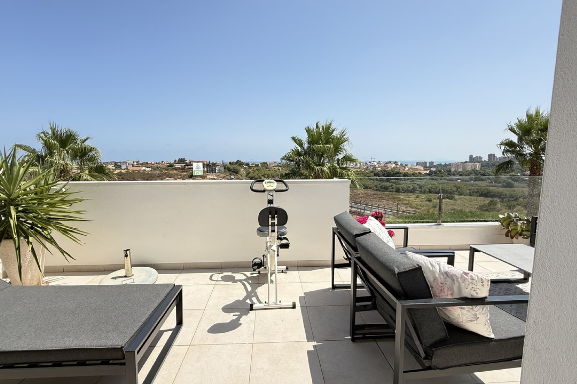 Återförsäljning - Town House -
Cabo Roig - Costa Blanca