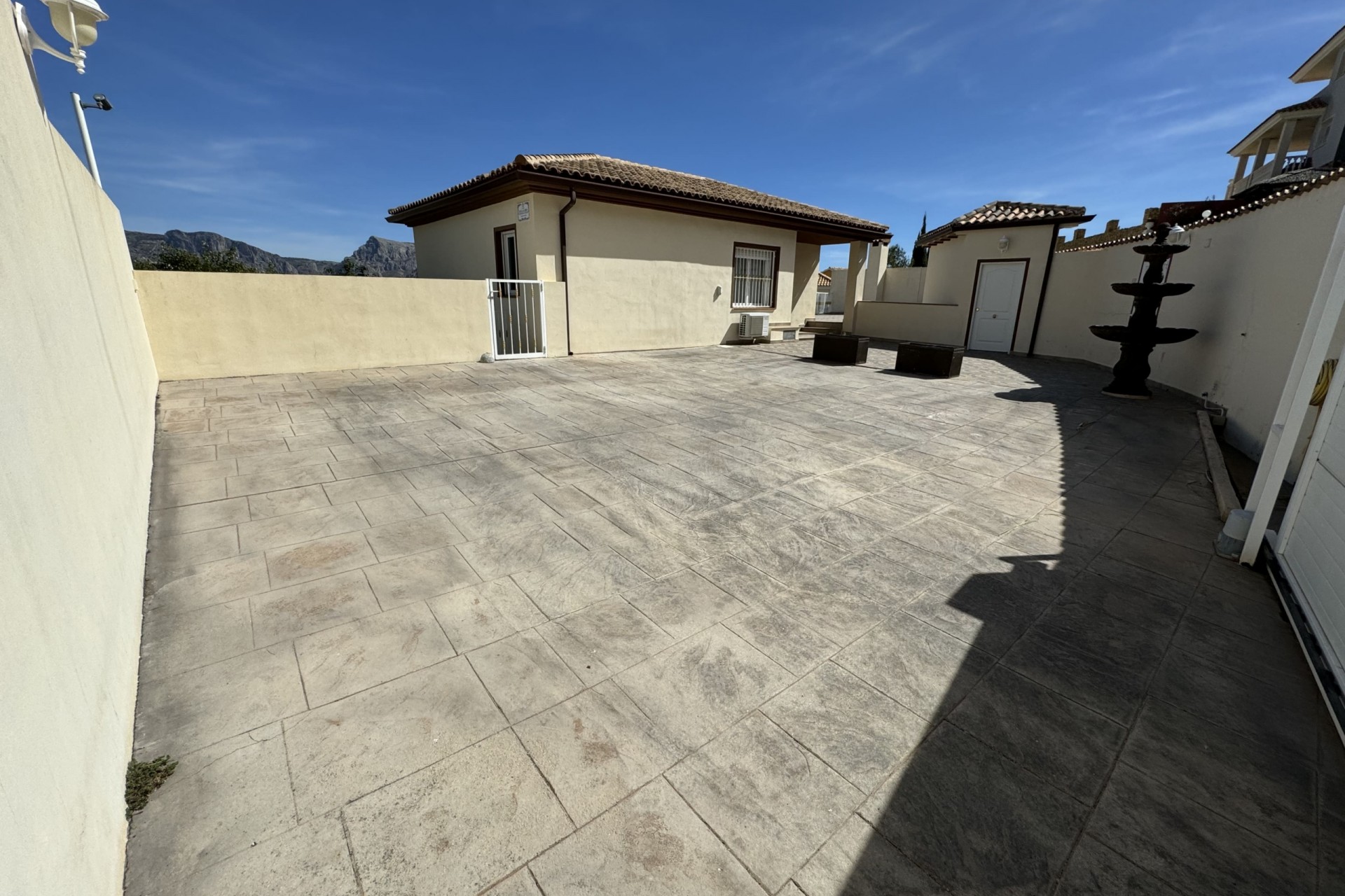 Återförsäljning - Town House -
Callosa D'en Sarria - Inland