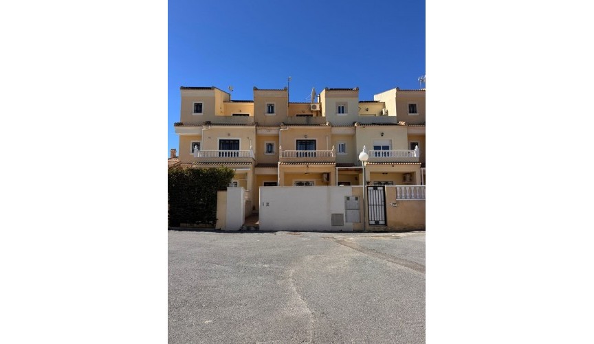 Återförsäljning - Town House -
Campoamor - Costa Blanca