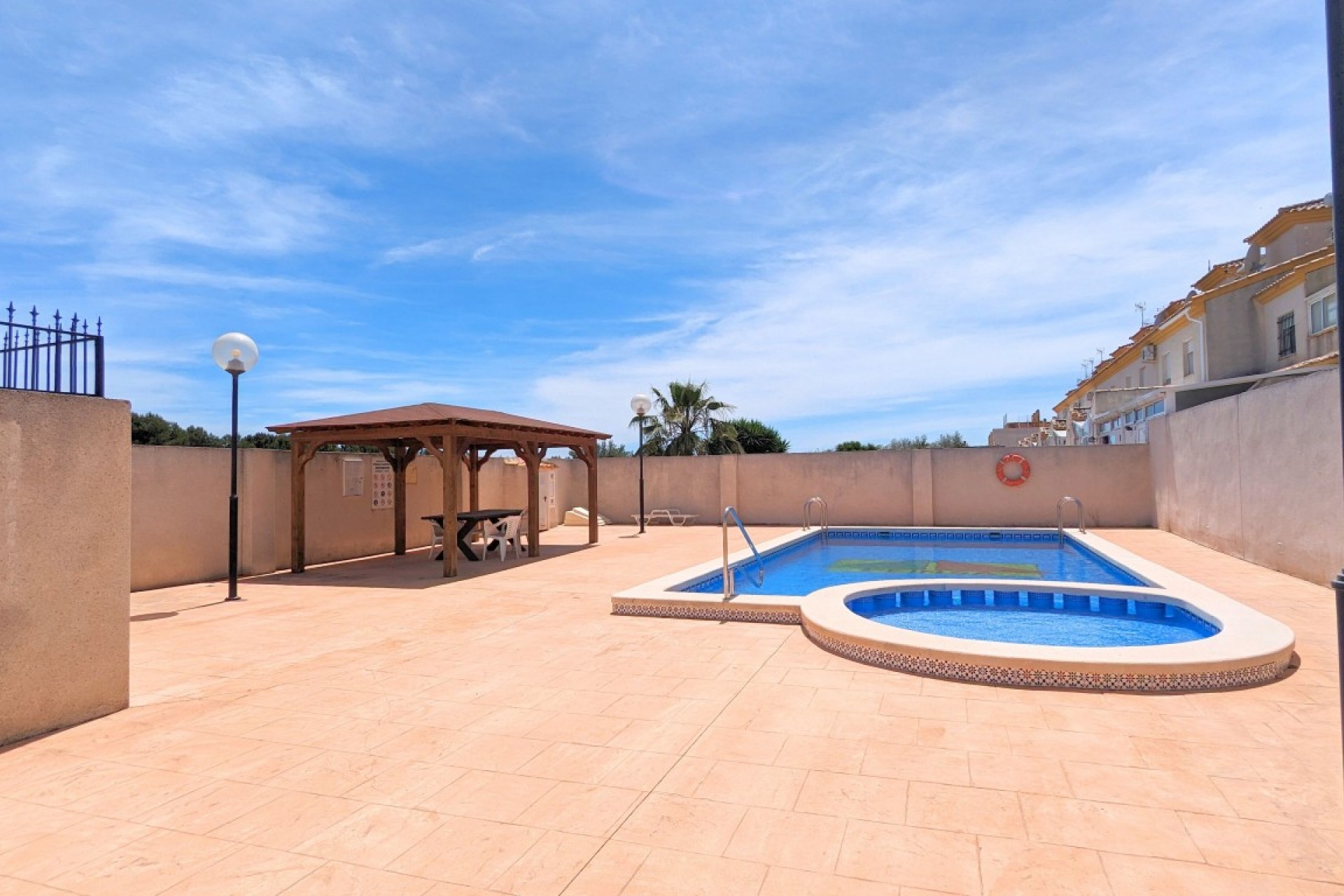 Återförsäljning - Town House -
Daya Nueva - Costa Blanca