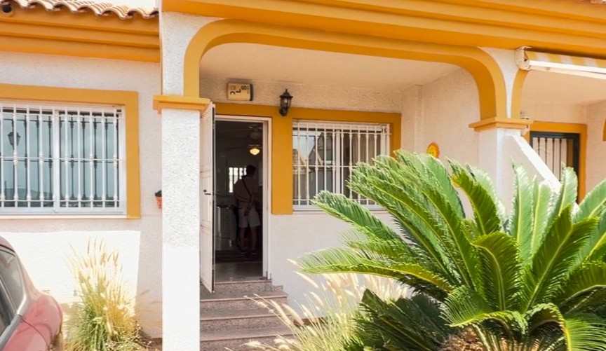 Återförsäljning - Town House -
Daya Nueva - Costa Blanca