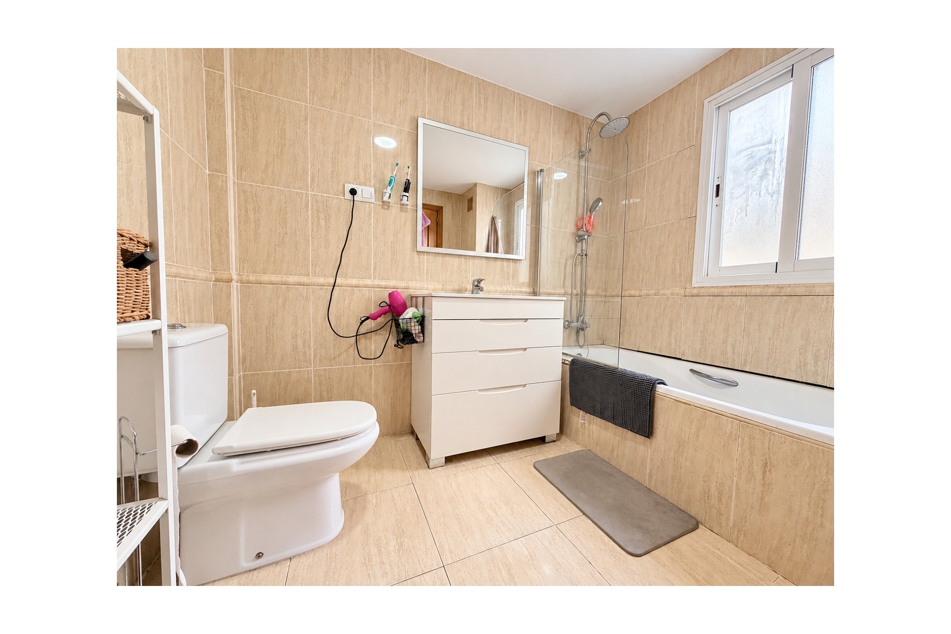 Återförsäljning - Town House -
Daya Nueva - Costa Blanca