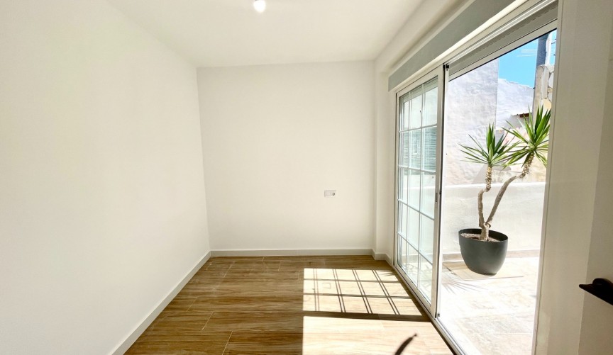Återförsäljning - Town House -
Daya Vieja - Costa Blanca