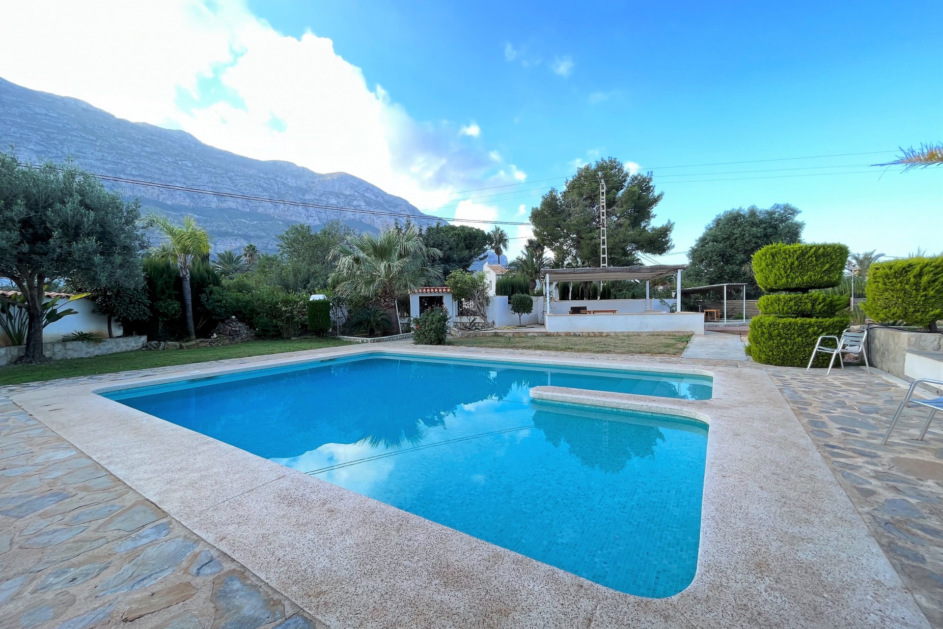 Återförsäljning - Town House -
Denia - Costa Blanca