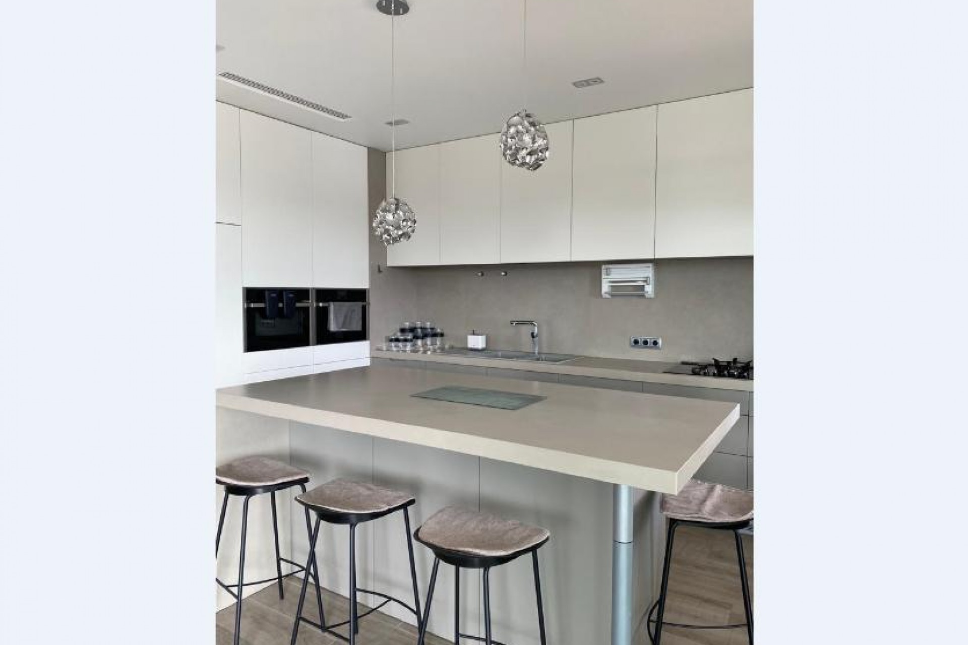 Återförsäljning - Town House -
El Campello - Costa Blanca