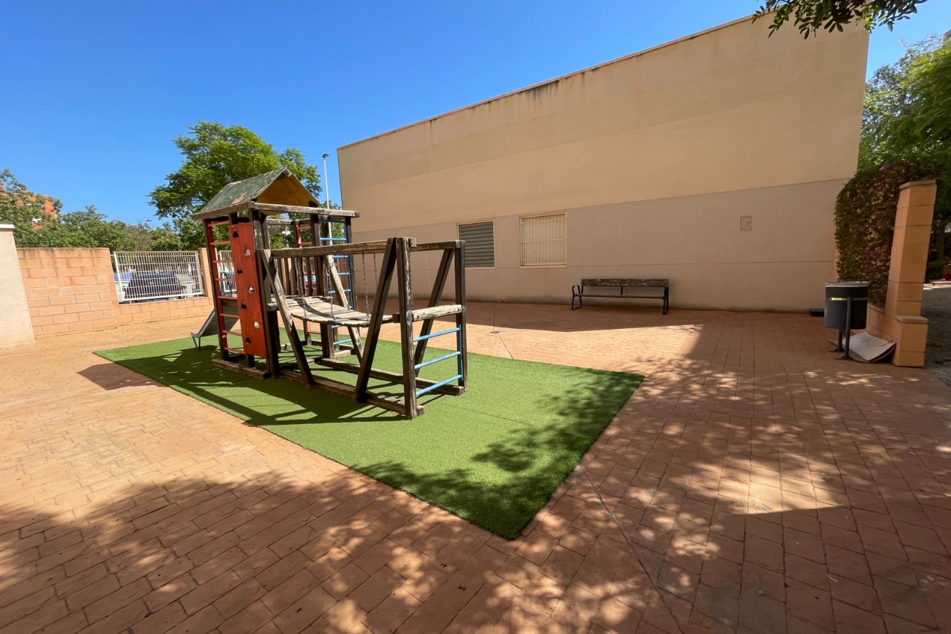 Återförsäljning - Town House -
Elche - Costa Blanca