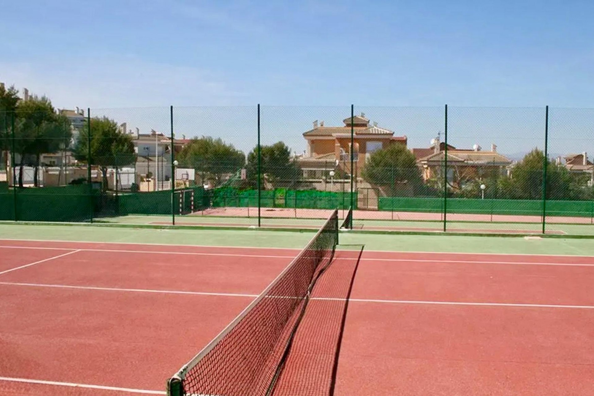 Återförsäljning - Town House -
Gran Alacant - Monte Faro-altomar