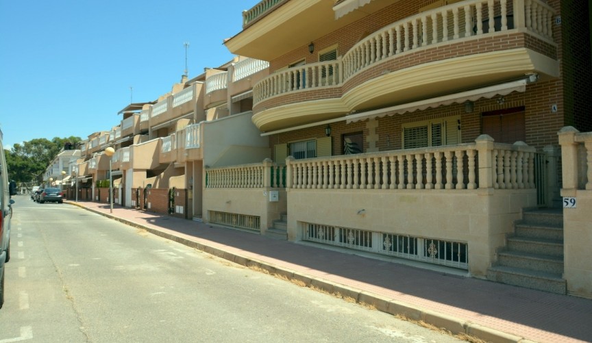 Återförsäljning - Town House -
Guardamar del Segura - Costa Blanca