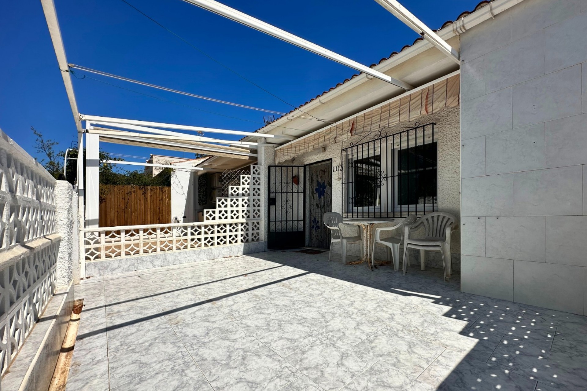 Återförsäljning - Town House -
Guardamar del Segura - Costa Blanca